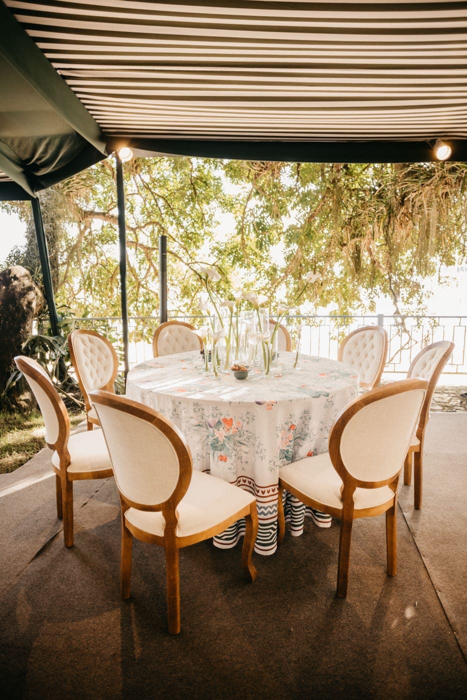 Rosewood Round 8-Seater Set