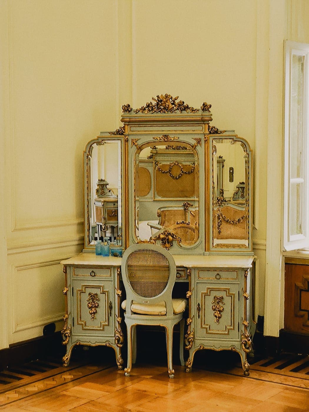 Provence Dressing Table